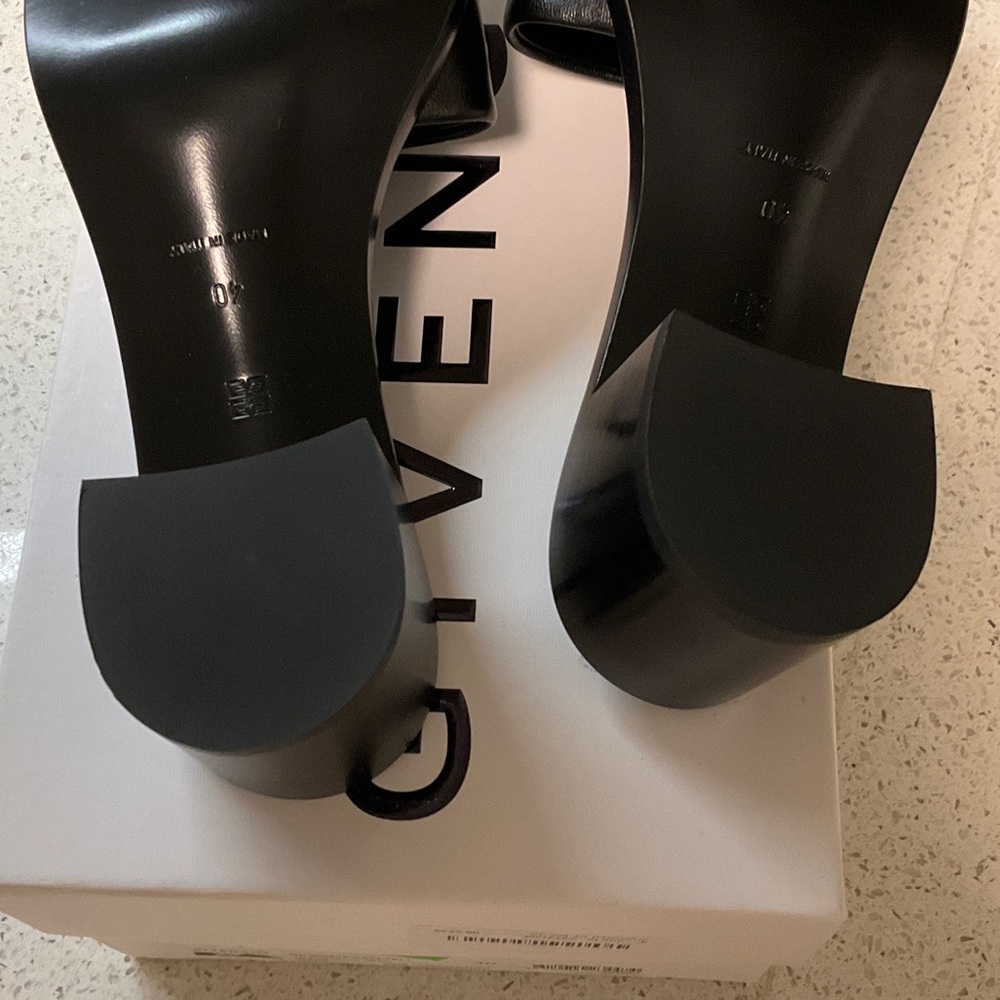 Givenchy 4G Baroque Black Slides with Gold Detailing - Picture 4 of 7